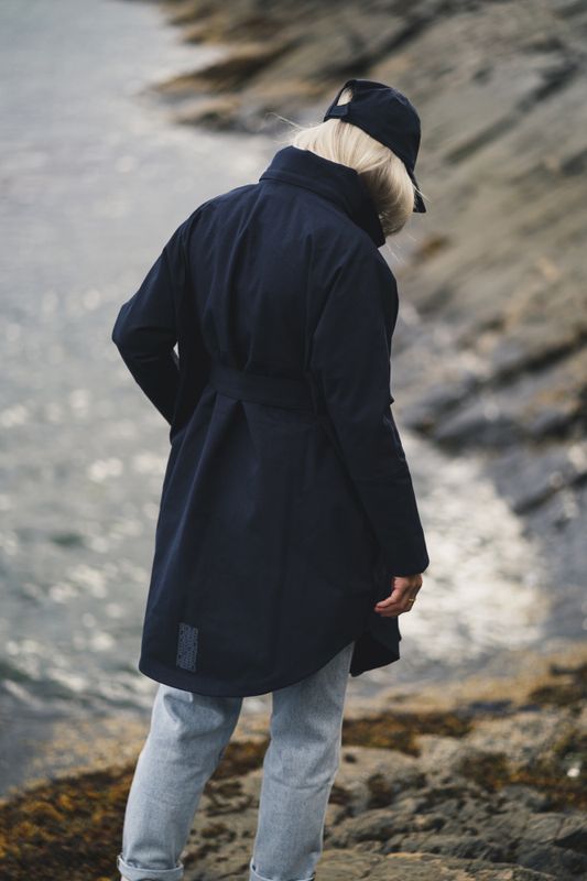 Bris Poncho Dark Navy 