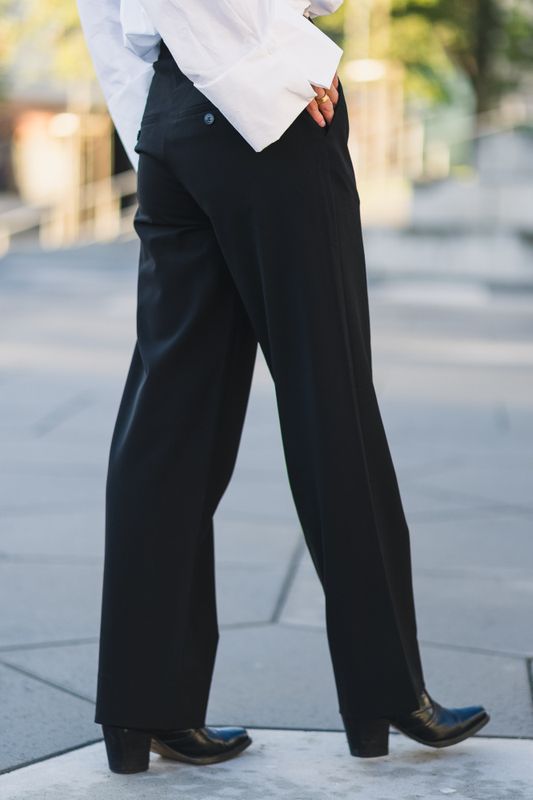 Sophia Regular 285 Black 