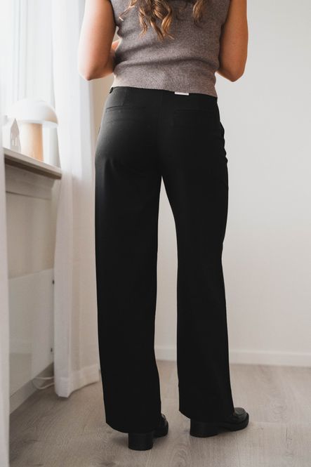 Hovedbilde Dena 285 Black Regular 