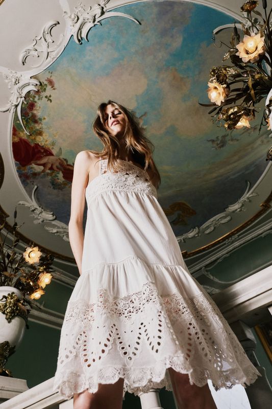 Allora White 