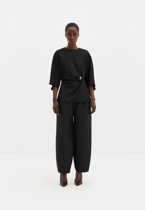 Zilla Brooch Detailed Blouse Black 