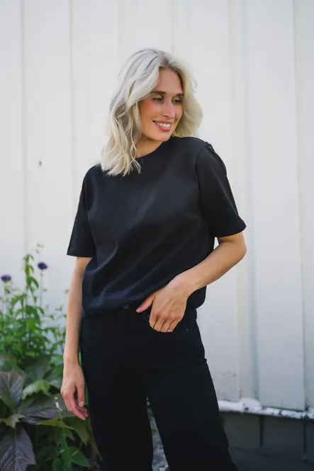 Hovedbilde Elo Shoulder Pad Tee Black 