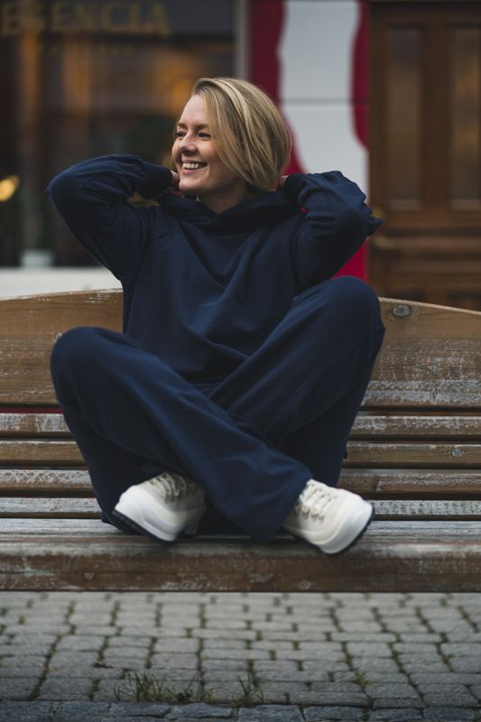 Tina Hoodie Navy - Vakre Vene