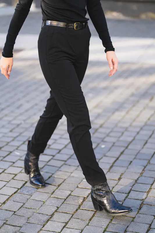Julia 285 Black Ankle 