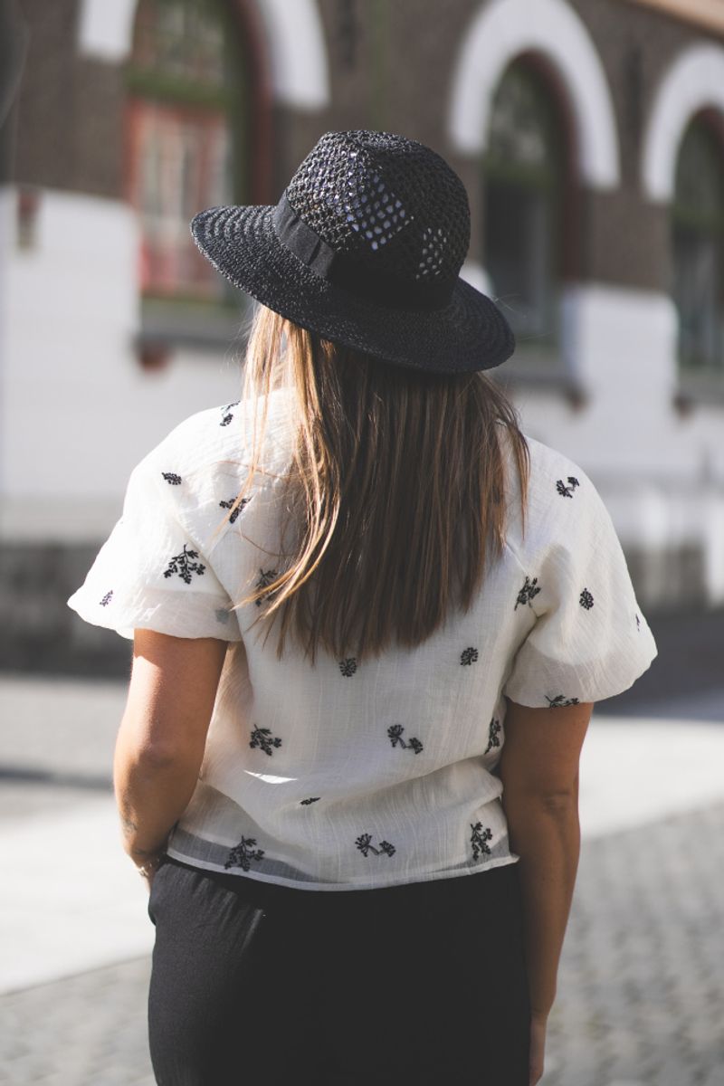 Colleen SS V-Shirt Offwhite 