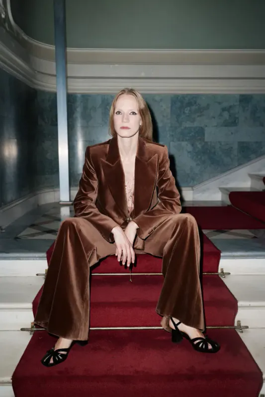 Madison Velvet Brown 