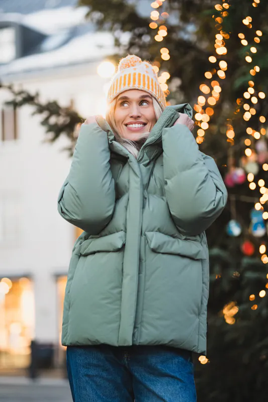 Besseggen Down Jacket Green 