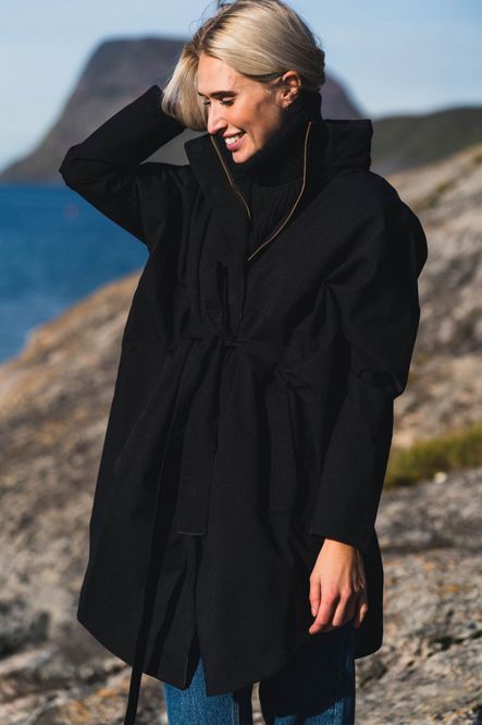 Hovedbilde Bris Poncho New Black