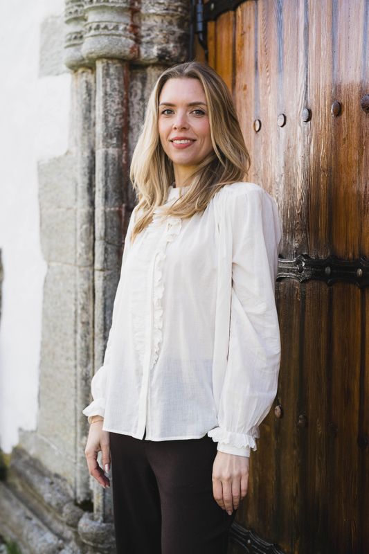 Noor White 