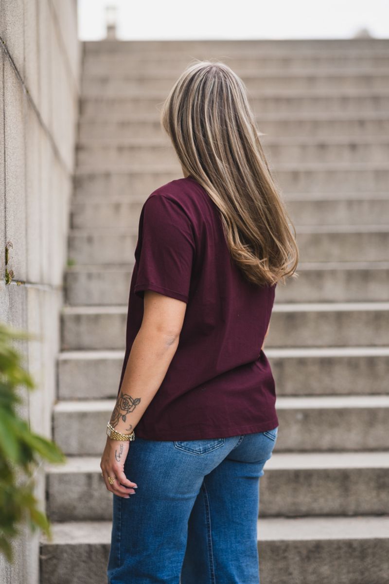 Linn Logo Tee Port R/Dusty 