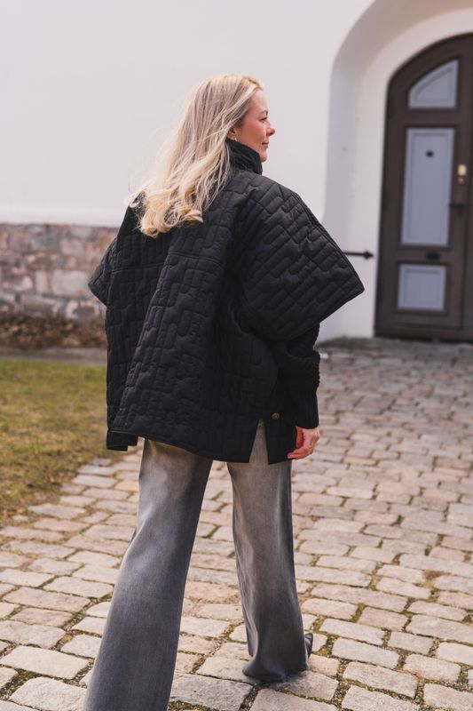 Ashley Cape Jet Black 