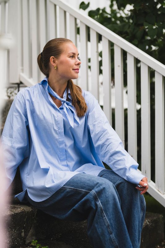 Rochelle Scarf Fine Stripe Shirt Light Blue 