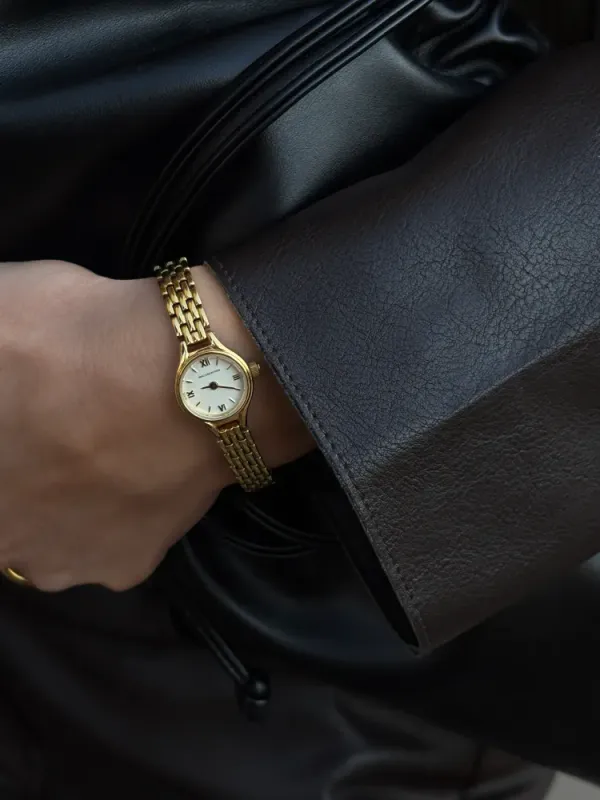 Petite Ronde Watch Gold 