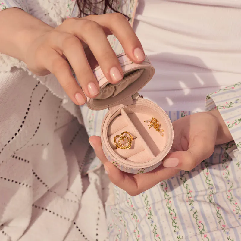 Round Jewelry Box Small Garden Magic Ivory 