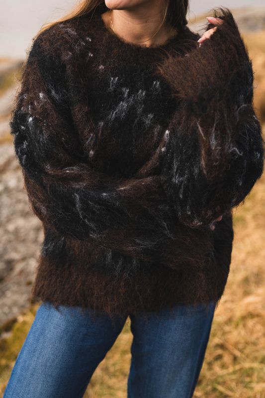 Roeme Check Fluffy Knit Blouse Dark Brown 