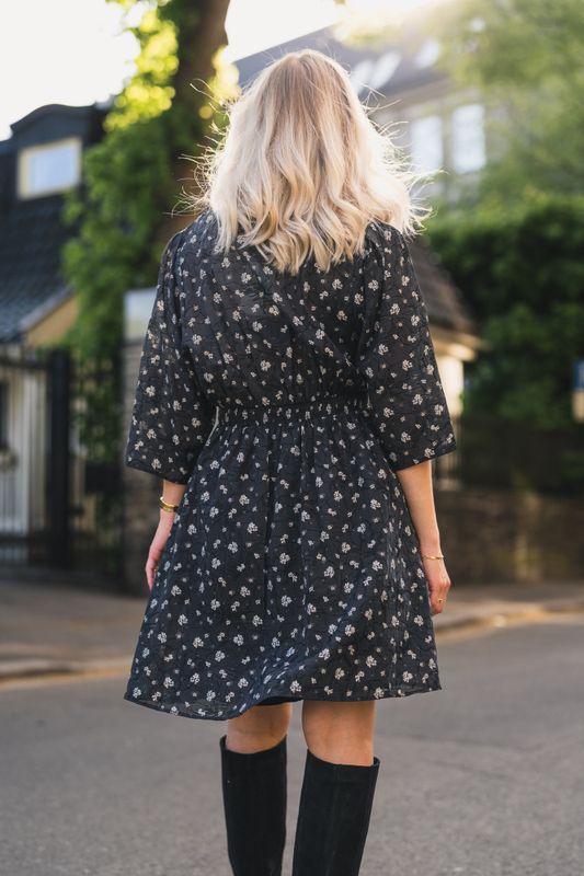 Nancy Dress Aop Egret Flower