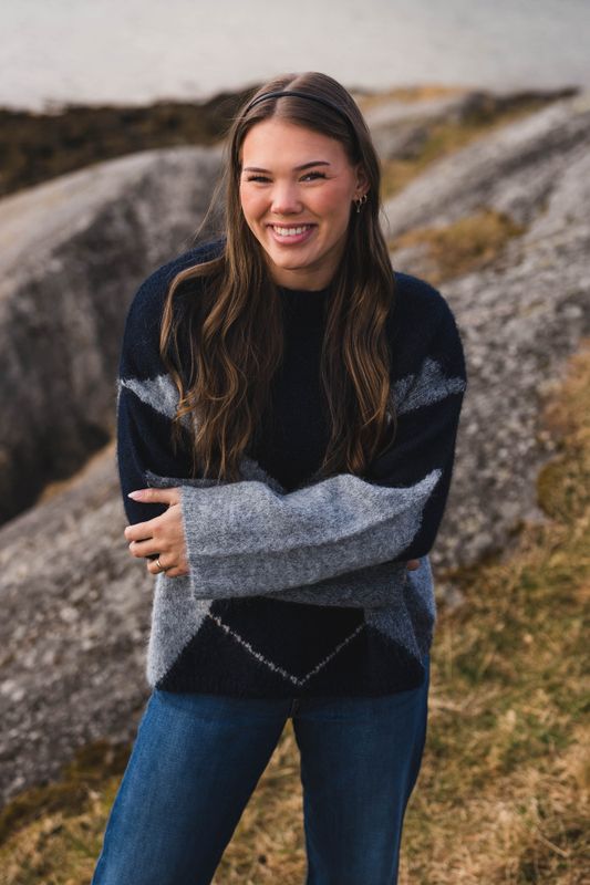 Inga Check Fluff Knit Blouse Navy 