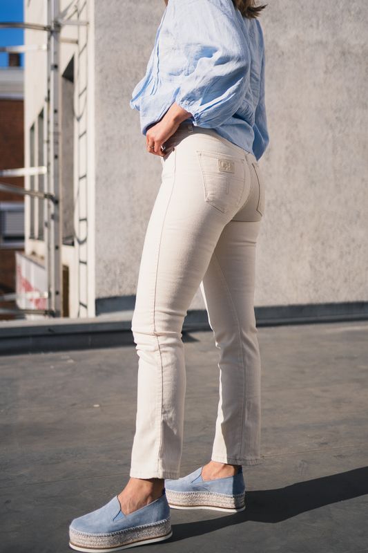 Malena Megalia Shot Crudo 