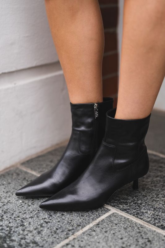 Rebella Leather Black 