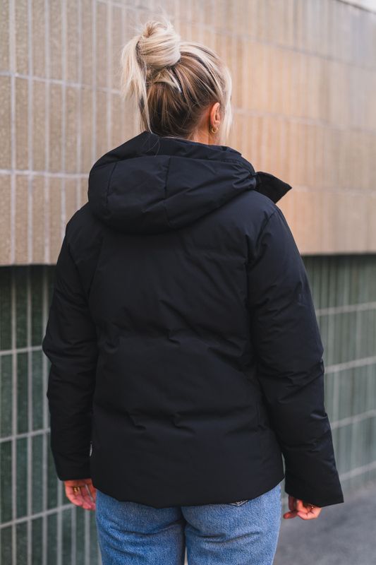 Besseggen Light Short Black 