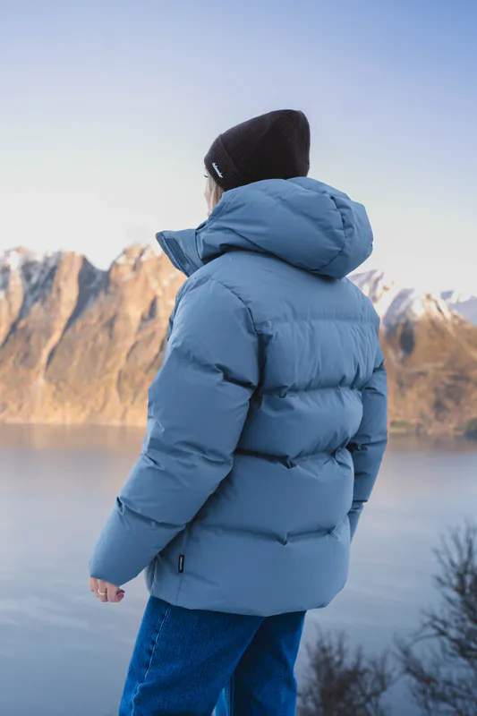 Besseggen Down Jacket Blue Aqua 