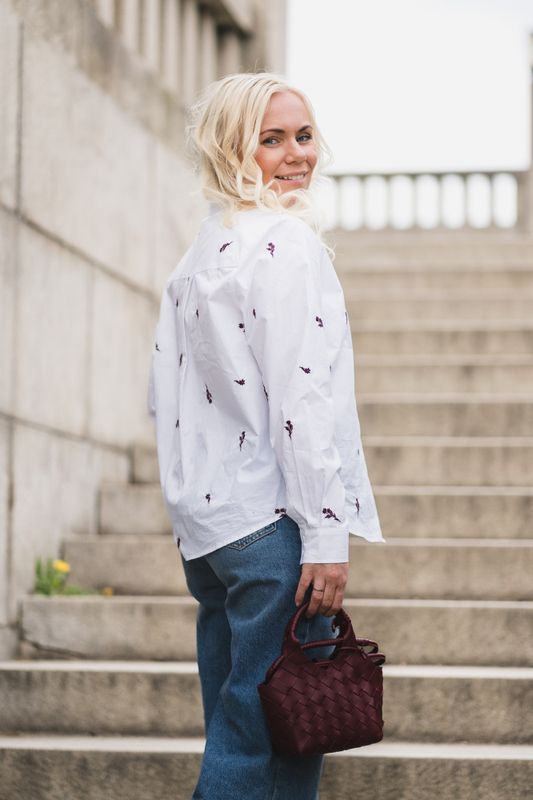 Maja Shirt EMB White/Flower 