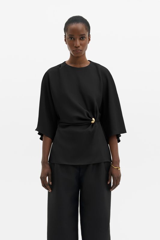 Zilla Brooch Detailed Blouse Black 