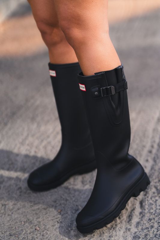 Downpour Adjustable Boot Black 