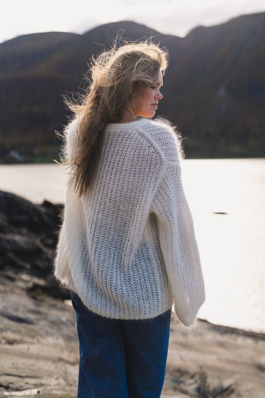 Boxy Mohair V-Neck Ecru 