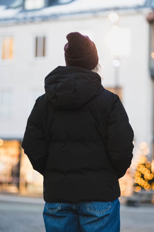 Besseggen Light Short Black 