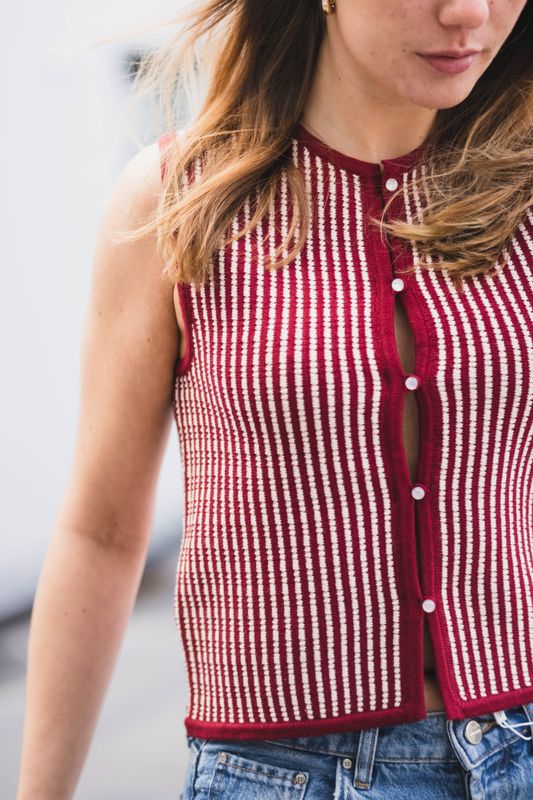 Priscilla Vest STP Rhubarb/B Sand