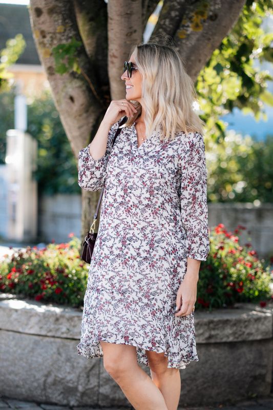 Elkas Dress Whitecap Gray Flower Bouquet