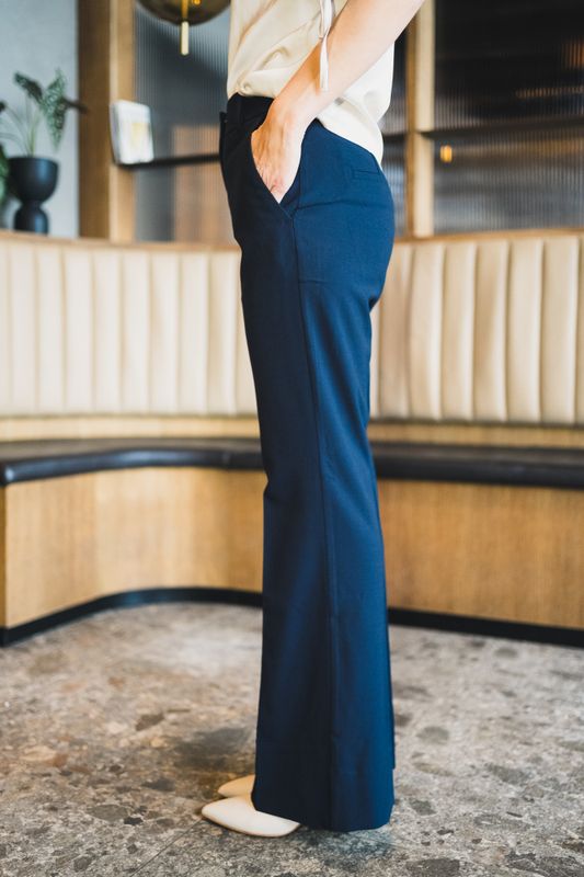 Olivia 285 Navy Regular 