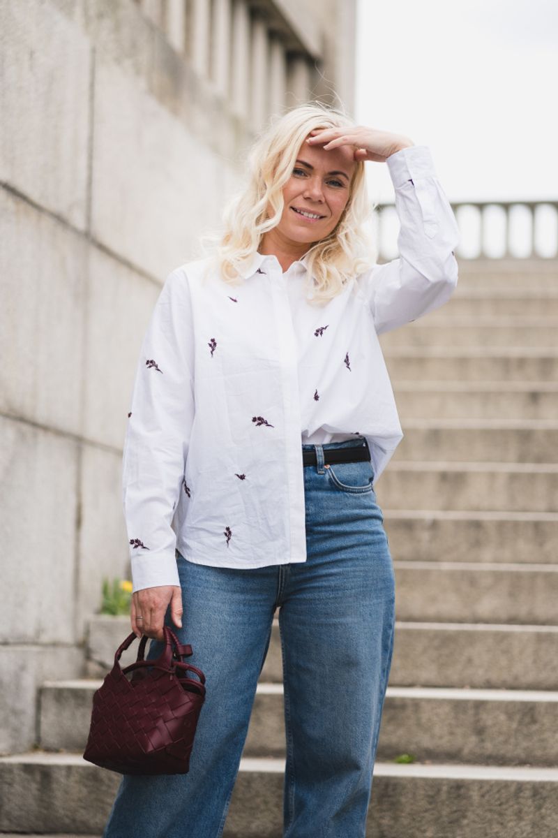 Maja Shirt EMB White/Flower 