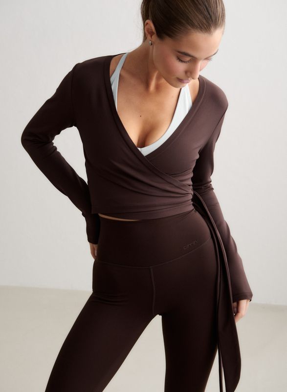 Shape Seamless Wrap Long Sleeve Chocolate 