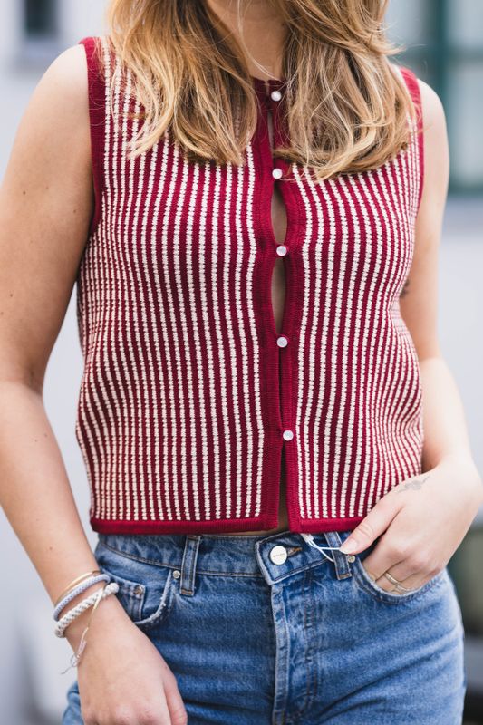 Priscilla Vest STP Rhubarb/B Sand