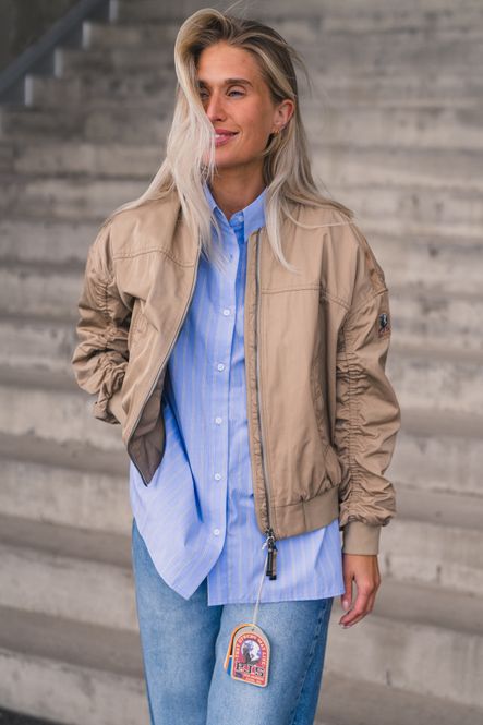 Hovedbilde Kathryn Bomber Sun Kissed 