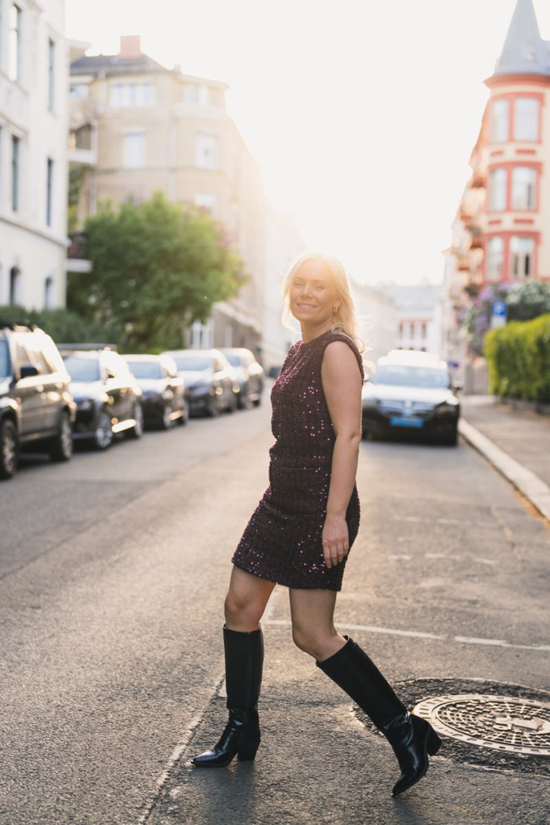 Avani Dress Burgundy 