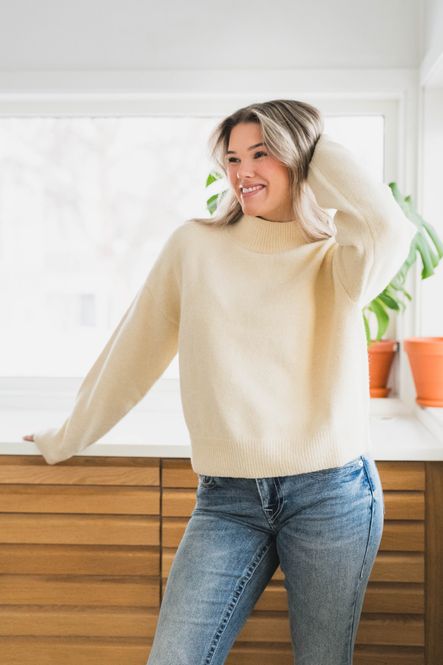 Hovedbilde Paulina Fluffy Knit Blouse Offwhite 