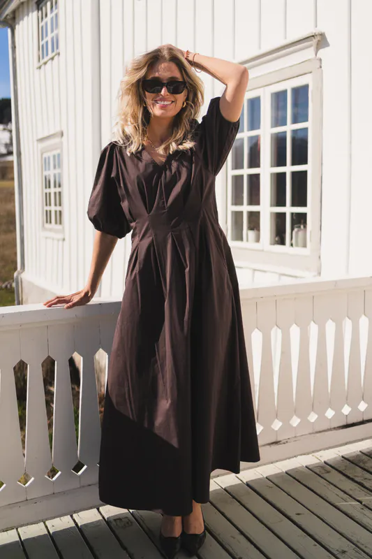 Poppy Pleat Dress Dark Brown 