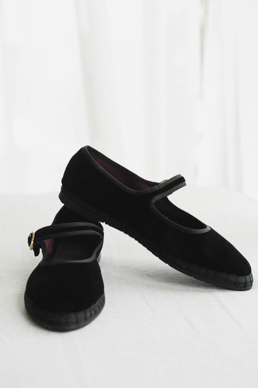 Antonia Mary Jane Velvet Negro 