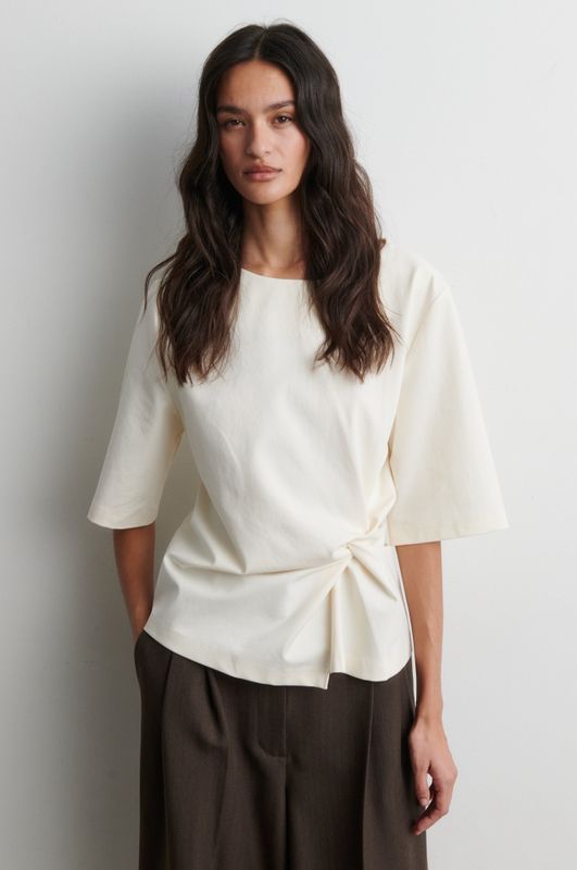 Arkai Drape Tee Eggnog 