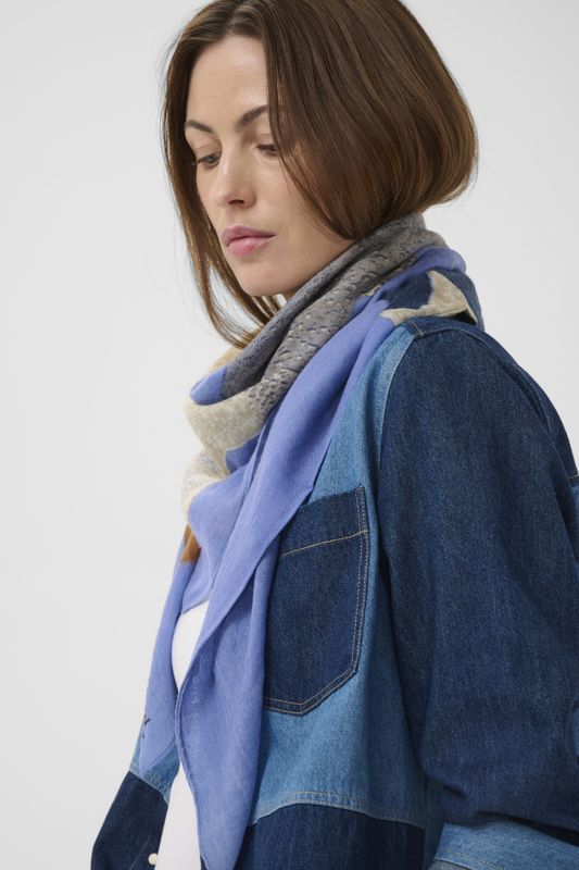 Felisia Scarf Serenity Leaf Print