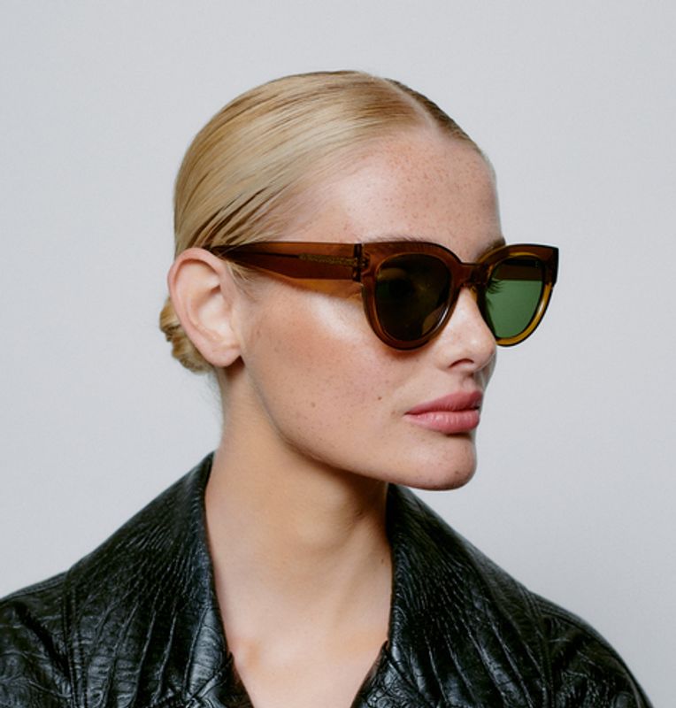 Lilly Smoke Transparent 