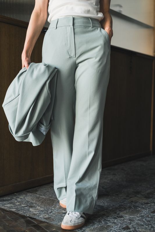 Olivia 285 Matcha Regular 