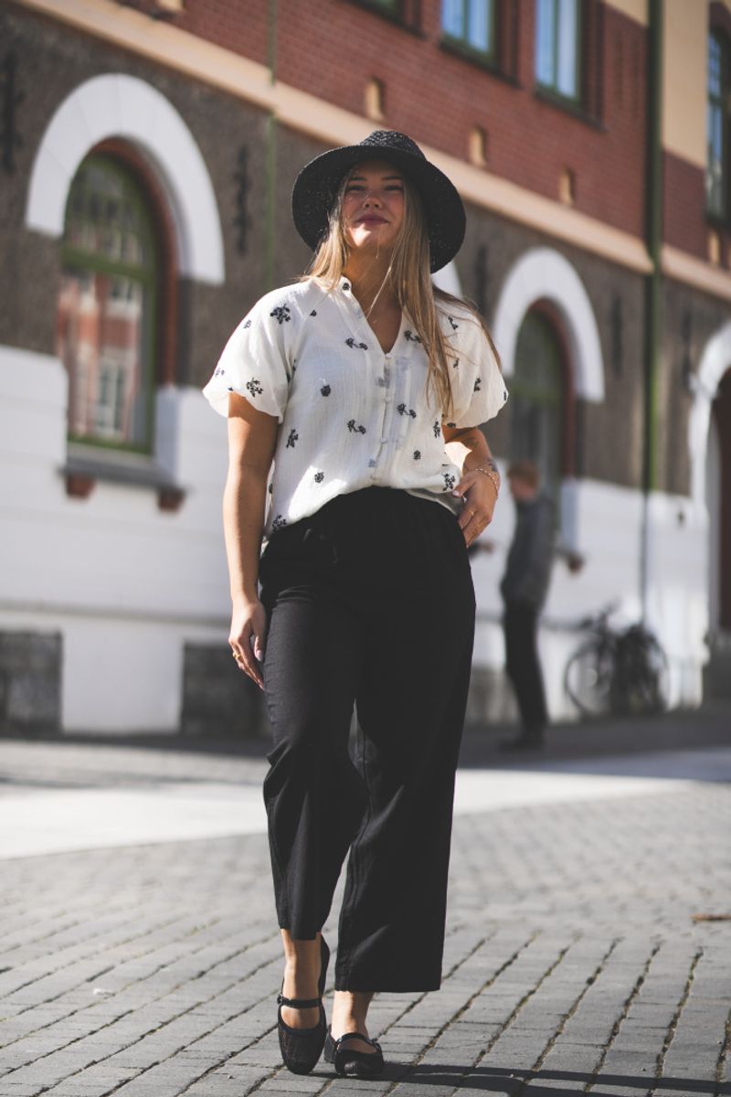 Colleen SS V-Shirt Offwhite 