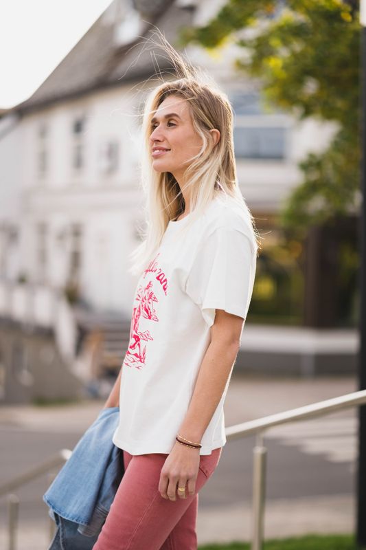 Girlfriend Tee Worn White 