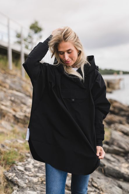 Hovedbilde Bergen Poncho Black 