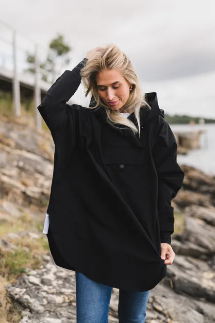 Hovedbilde Bergen Poncho Black 