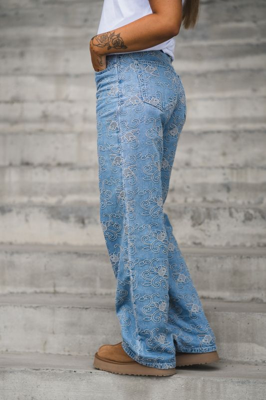 Sia MW Emb Straight Jeans Light Blue Denim 